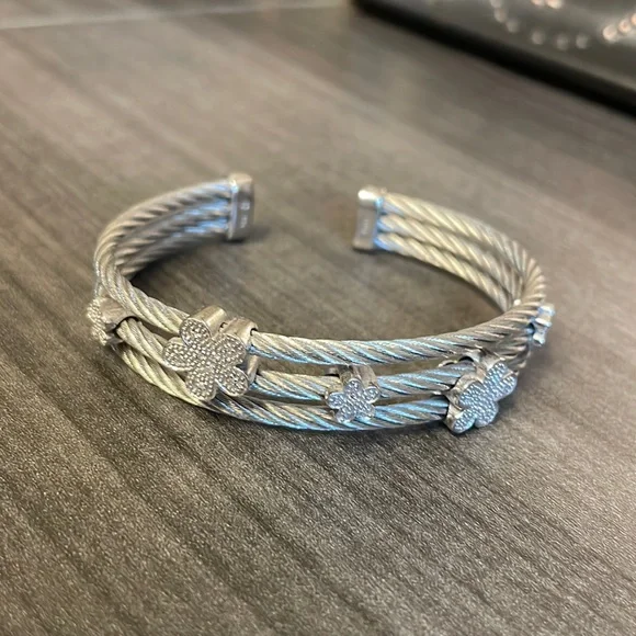 🌻HP🌻Bangle Bracelet. Labeled 925 (Sterling) & Steel. Great style & comfortable - Picture 2 of 6